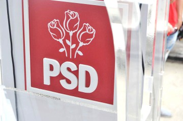 PSD acuză Primăria Arad că a cheltuit 30.000 de euro ”pe felicitări şi pungi cadou”